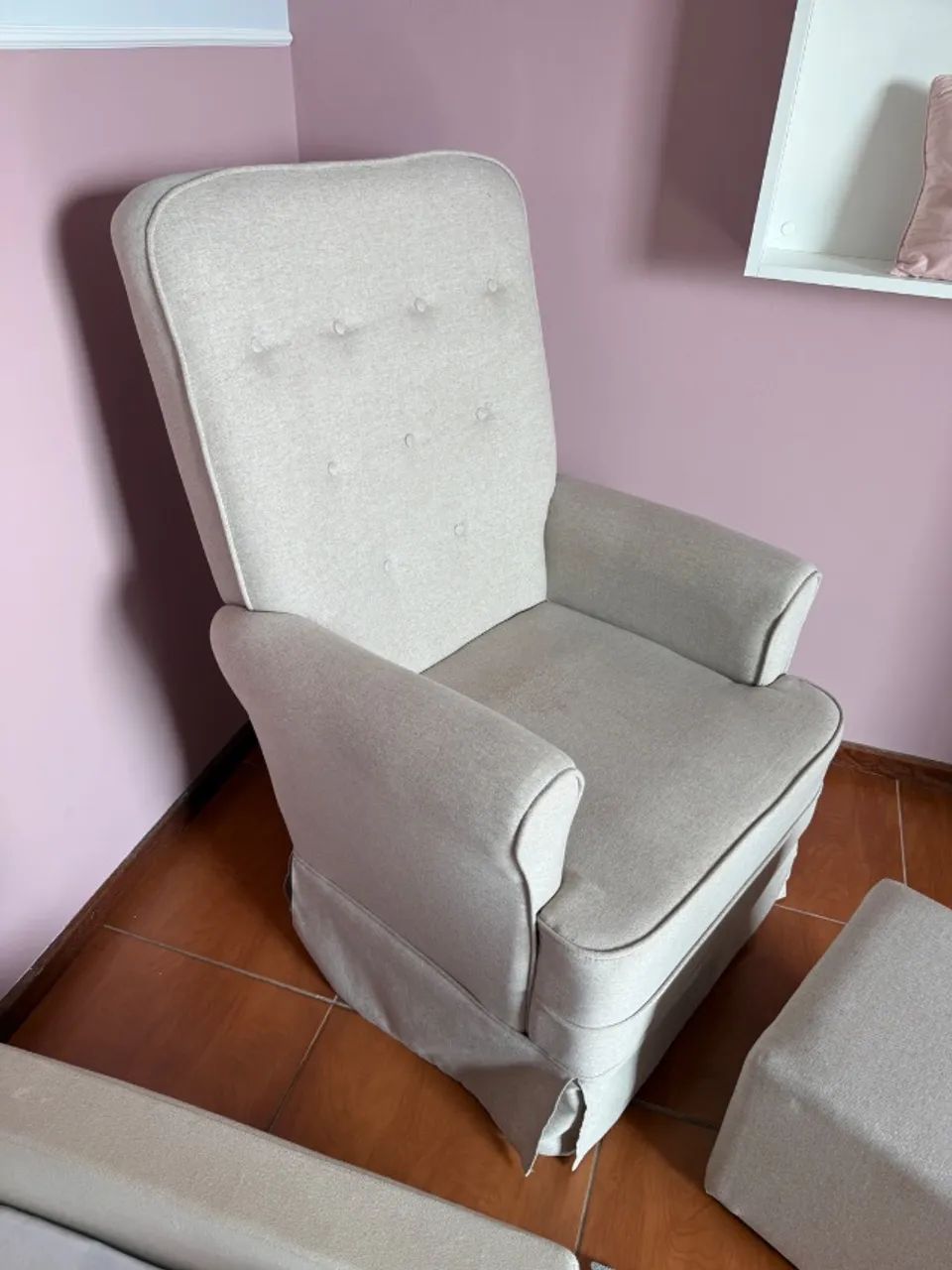 Vendo Poltrona de amamentação com puff  - Foto 2