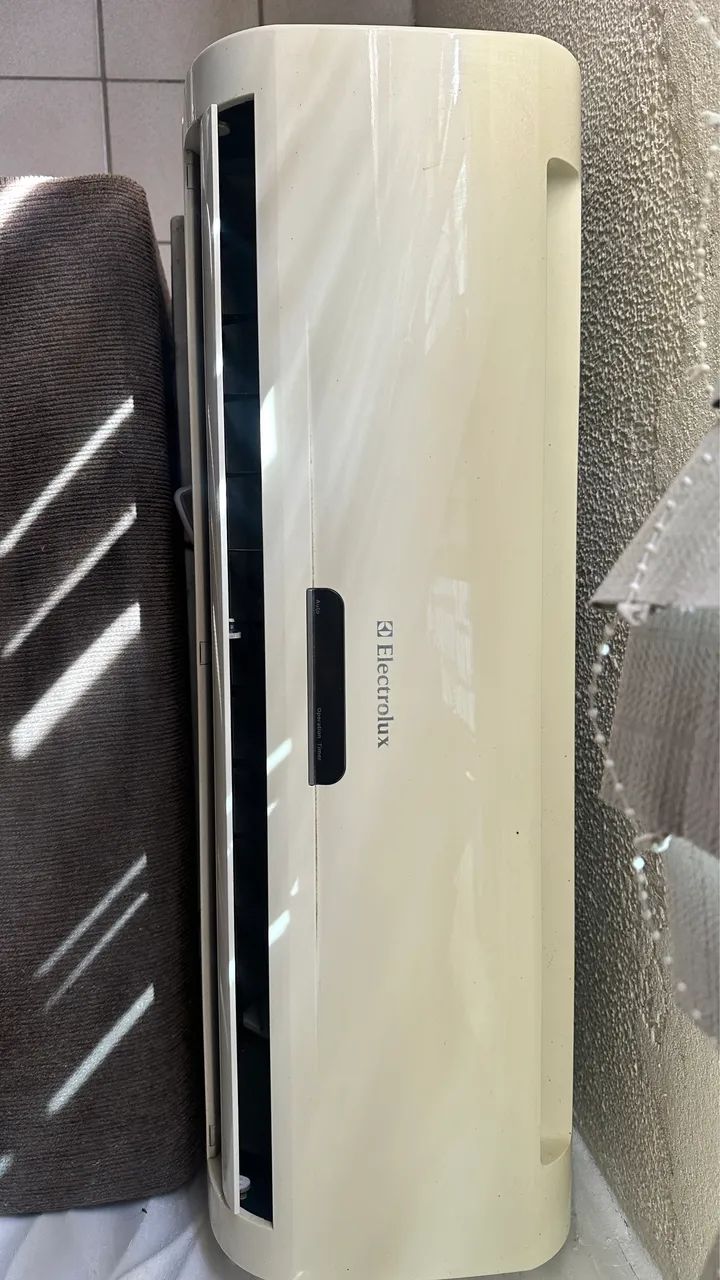 Ar-condicionado Split 12.000 BTUs Electrolux 220V