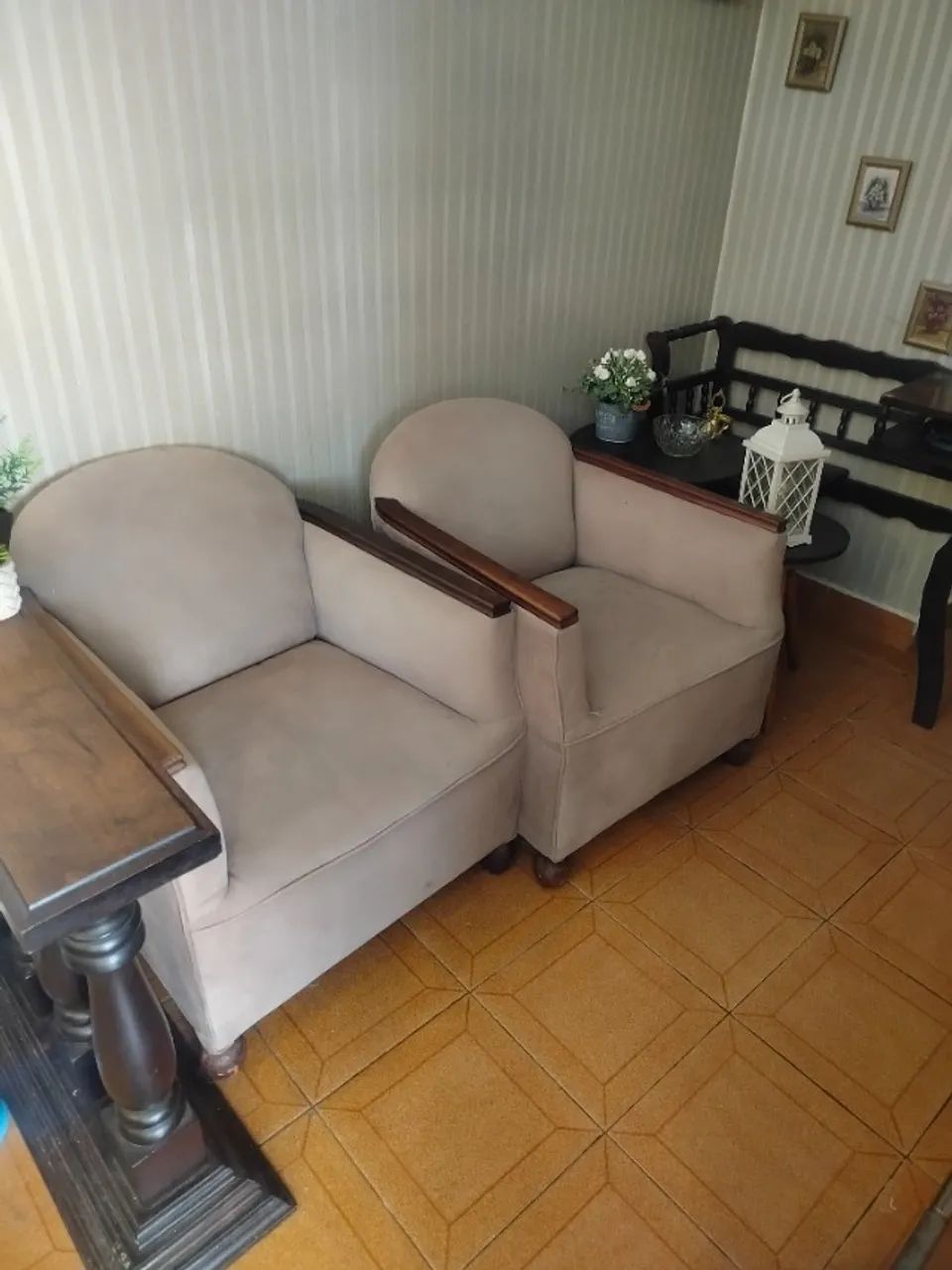 Poltrona Entrega em SP Par Madeira Maciça Estofado Novo - Foto 2