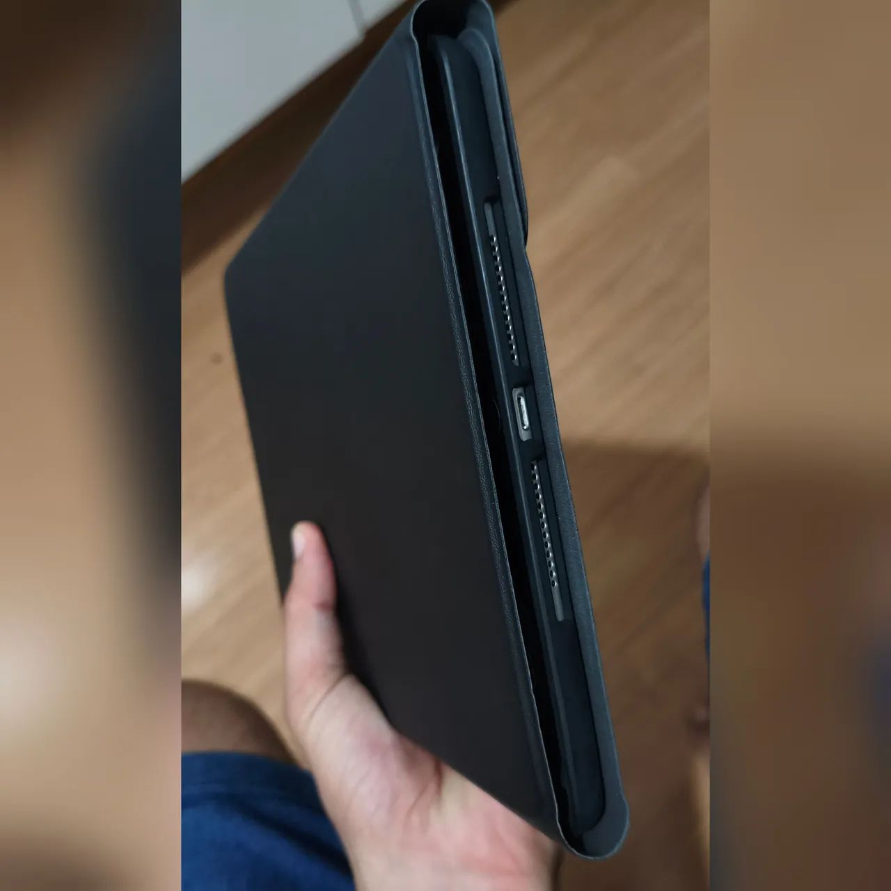 Ipad 9° geração impecável (semi-novo) com capa e teclado - Foto 2