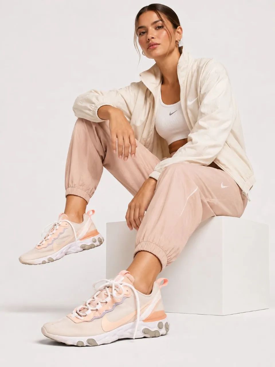 Tênis Nike react feminino  - Foto 2