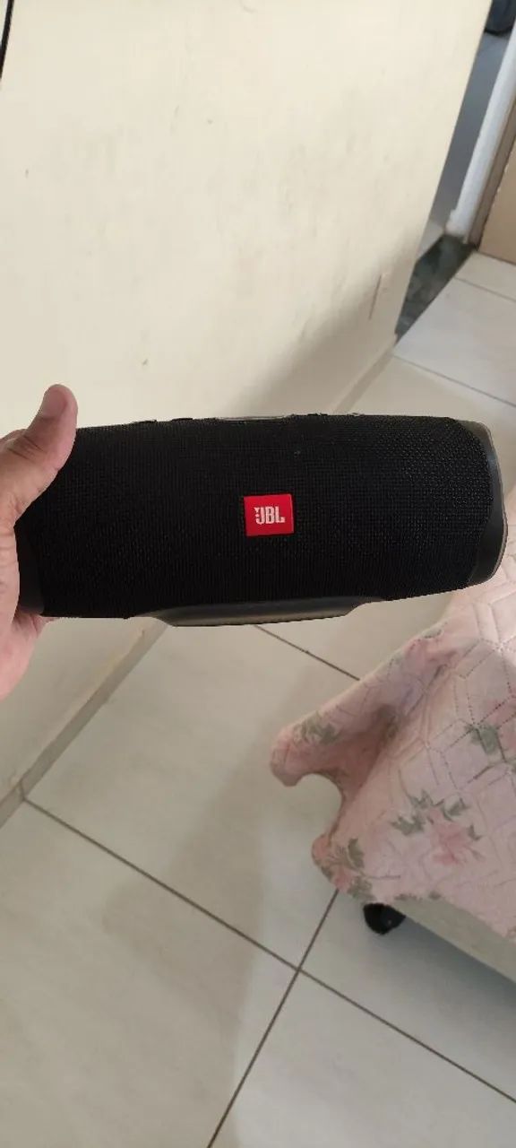 CAIXA JBL CHARGE4