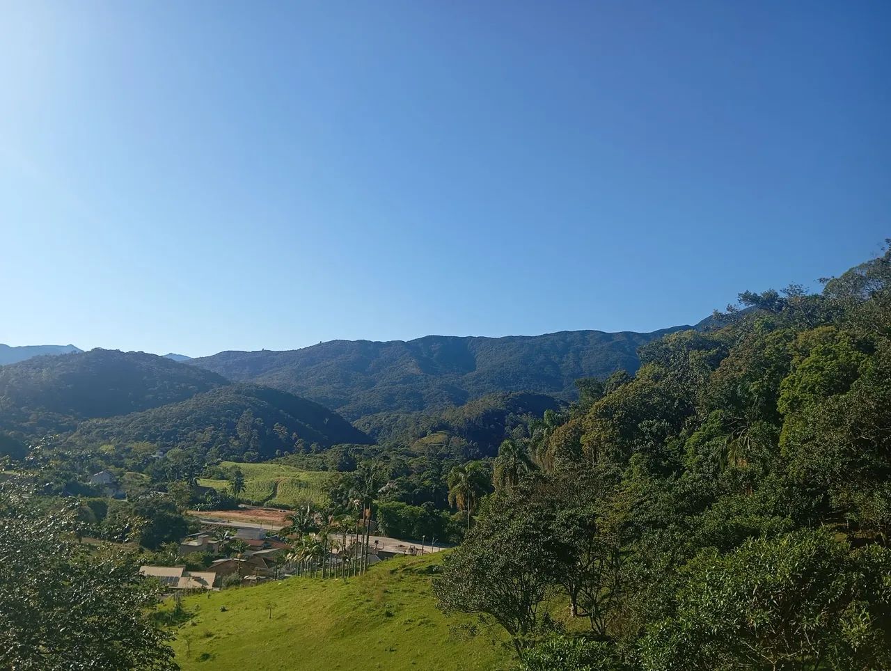 VENDE-SE OU TROCA: CHÁCARA  - Foto 5