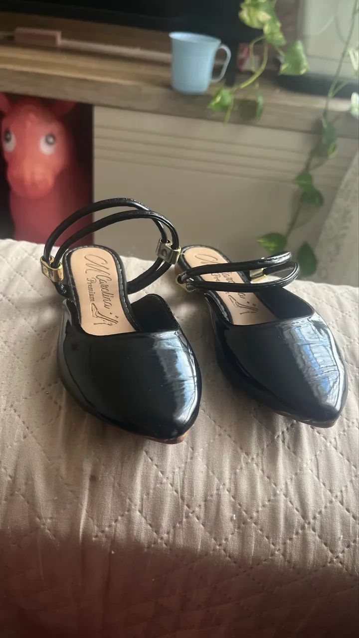 Sapatos e roupas infantis  - Foto 3
