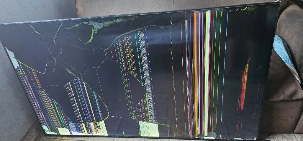 Vendo TV samsung com a tela quebrada  - Foto 2