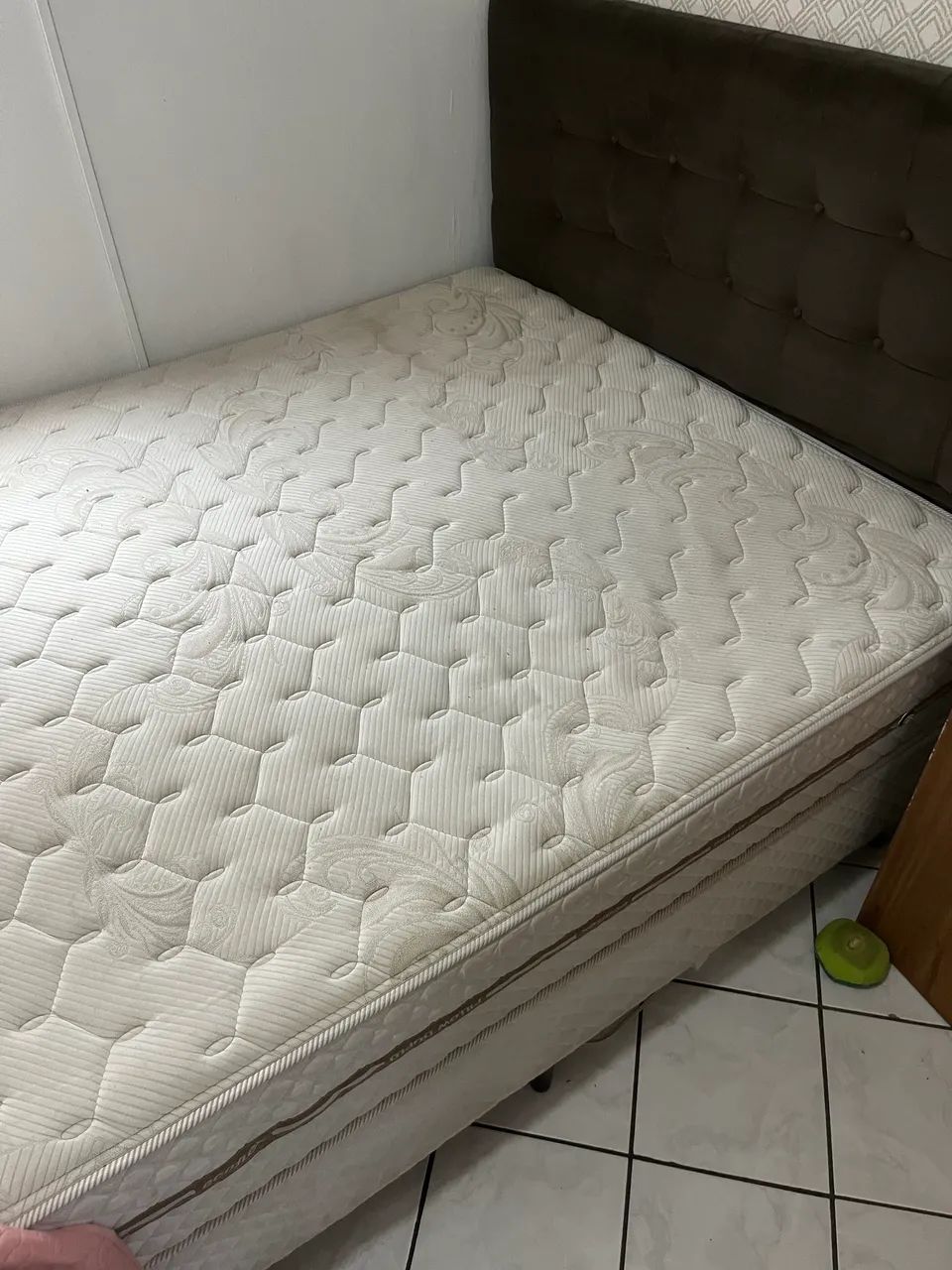 Doa-se cama Queen em bom estado  - Foto 3