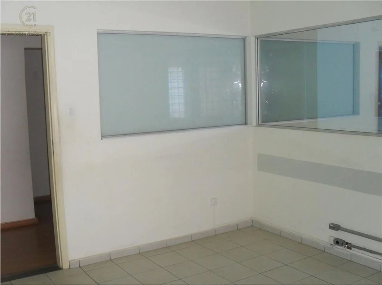 Casa para alugar em Londrina, Centro, com 5 quartos, com 500 m² - Foto 4