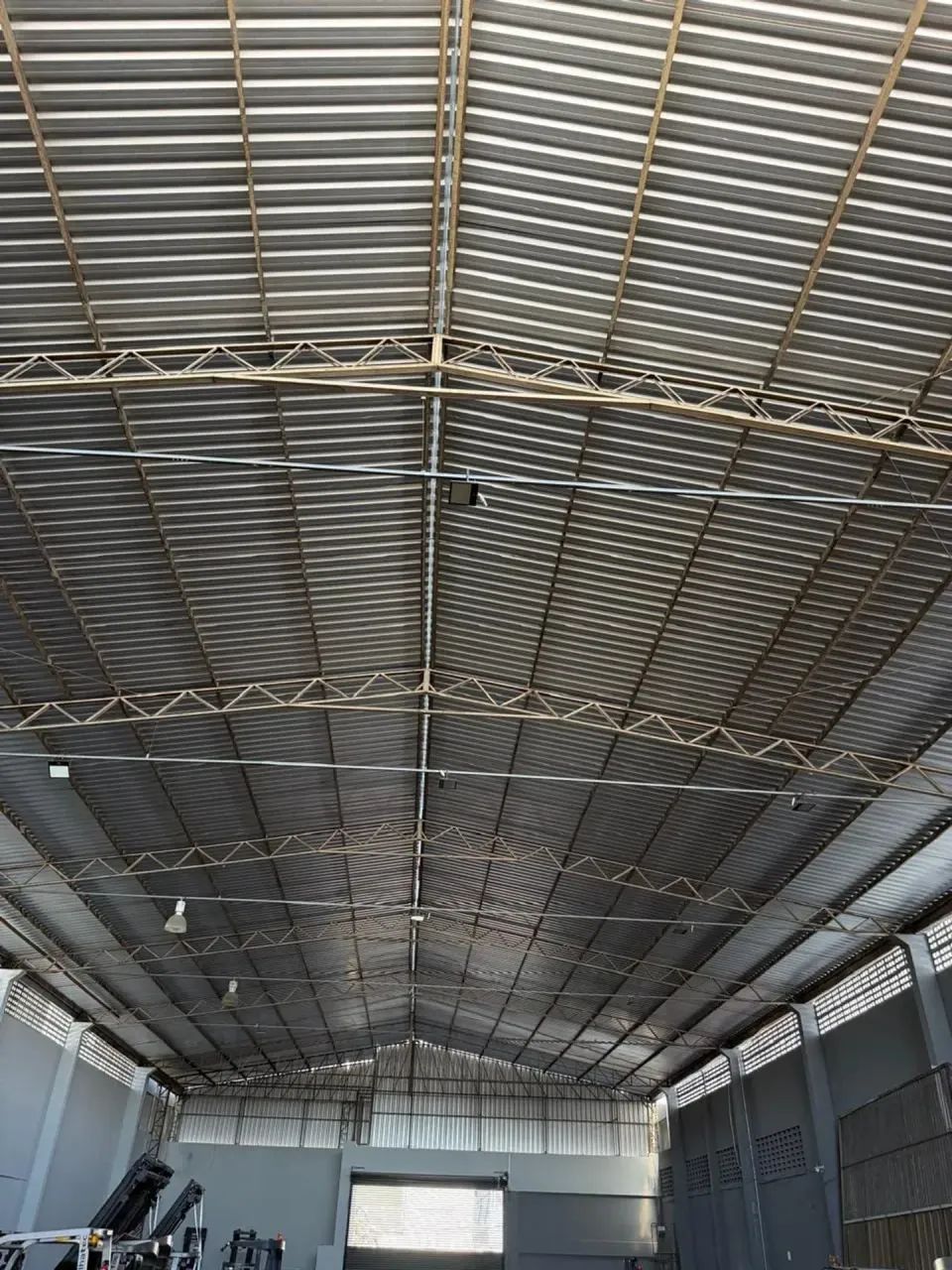 GALPÃO EM PETRÓPOLIS COM 900M2, PÉ DIREITO ALTO - Foto 2