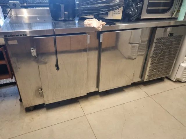 Balcão refrigerado inox 2 portas Refrimate
