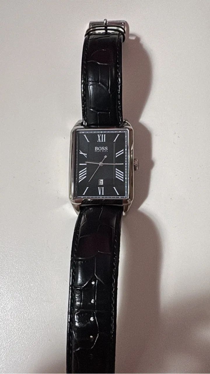 Relógio BOSS social, pulseira de couro legítimo! Estado de novo! 