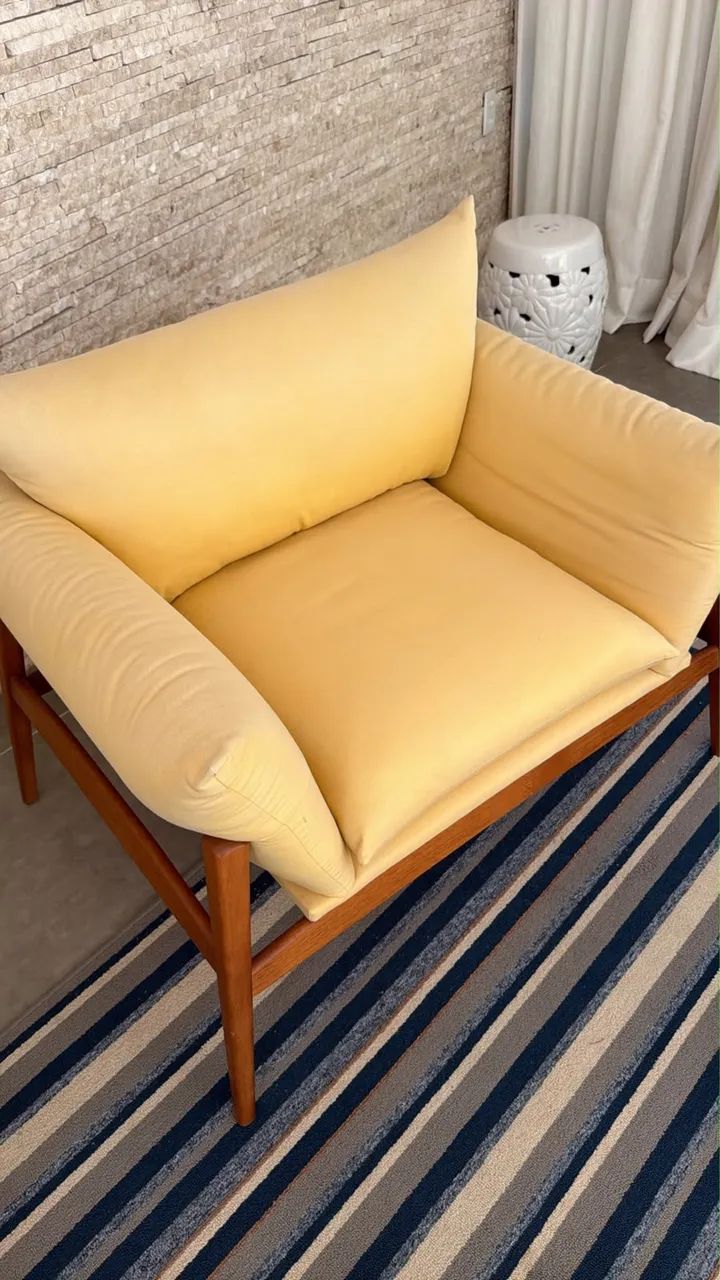 Sofá e Poltronas - LAR SHOPPING - OPORTUNIDADE  - Foto 3