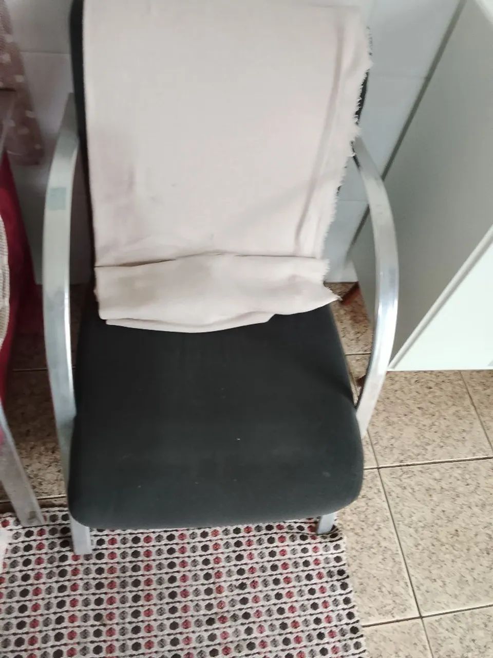 Vendo poltrona preta