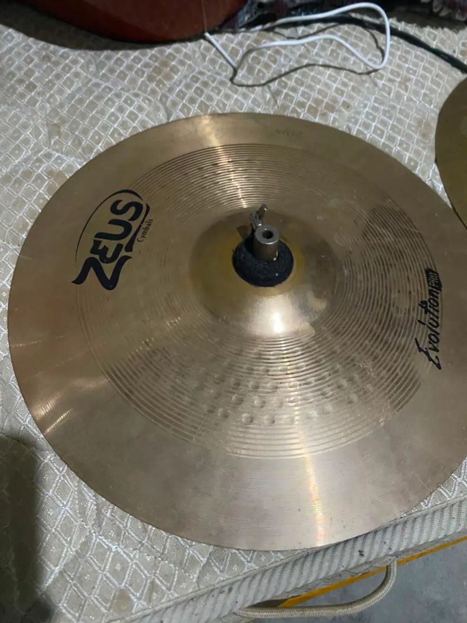 Hihat Zeus evolution 14 1 mês de uso !!! - Foto 2