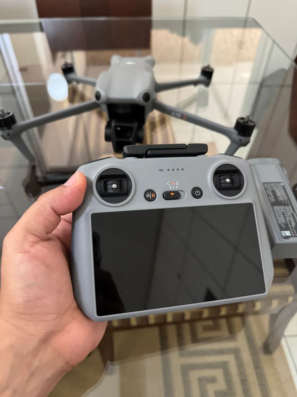 DRONE DJI AIR 3 STANDARD COM TELA - IMPECÁVEL  - Foto 2