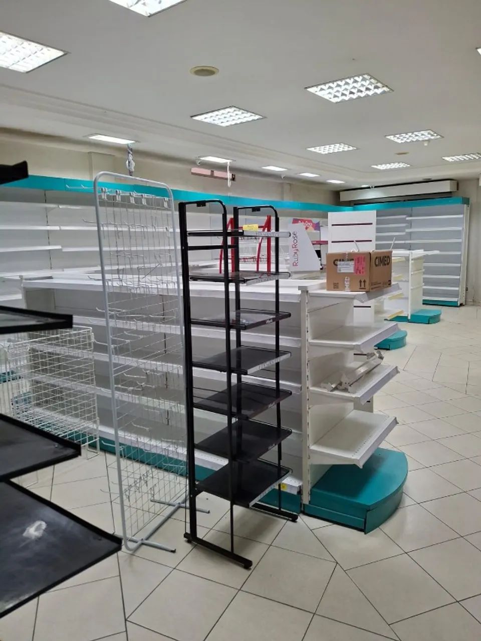 Móveis para farmácia 