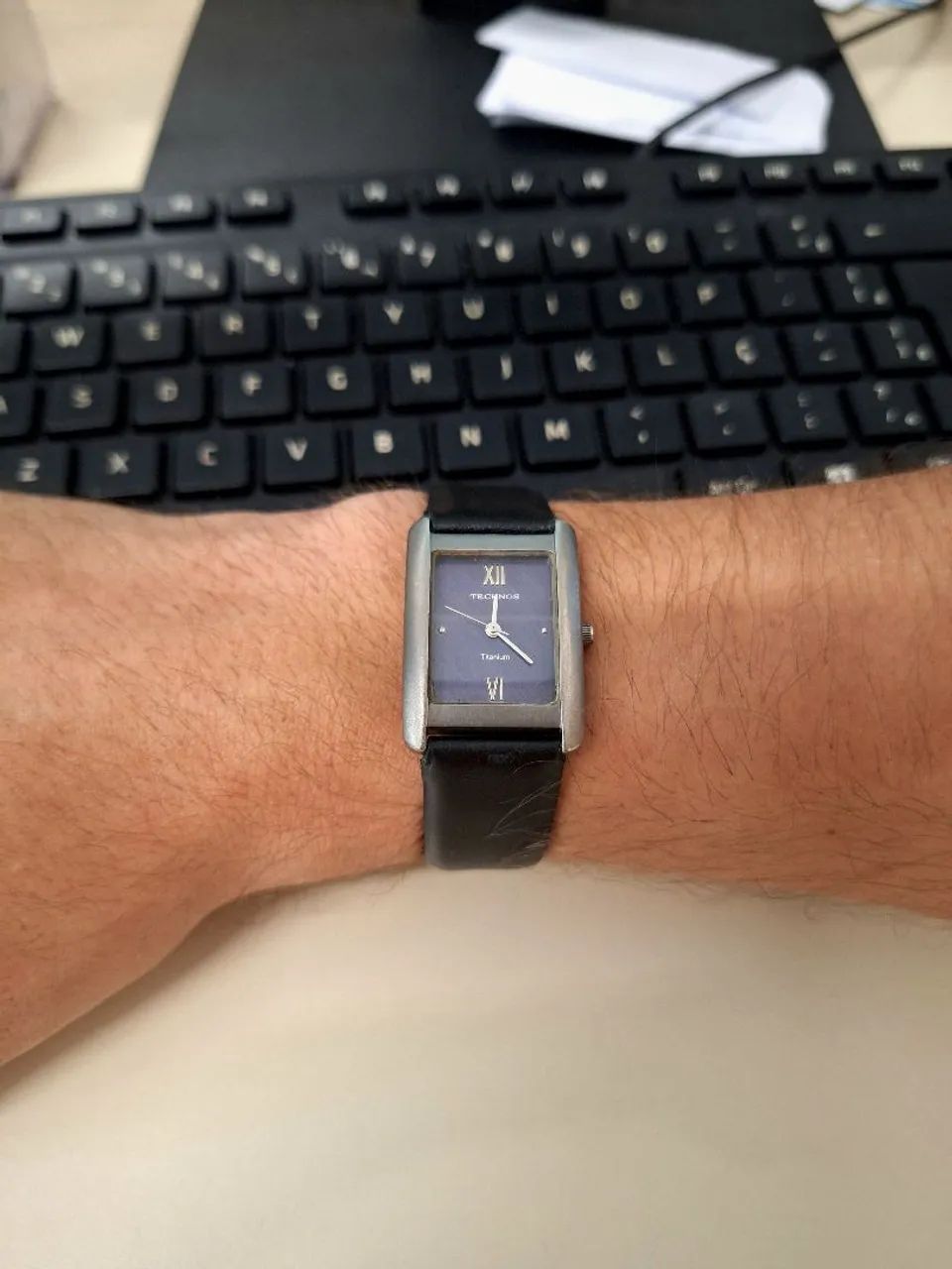 Relogio tank vintage technos