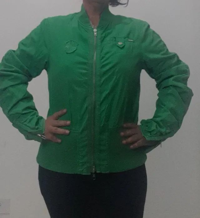 jaqueta bomber verde tamanho 38 billabong - Foto 4