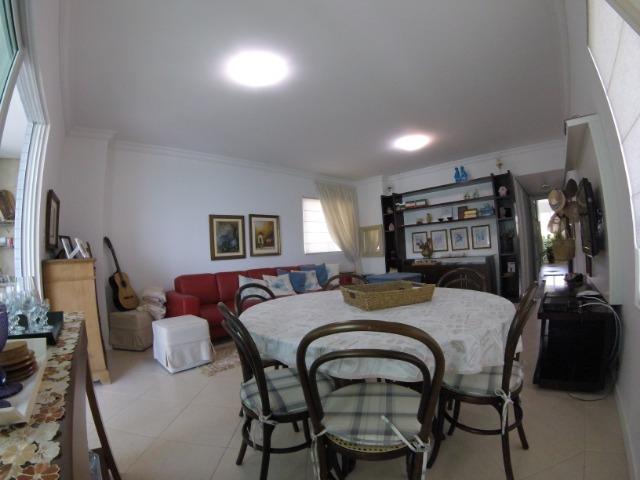 3 suítes + lavabo, mobiliado, 1 por andar, 2 vagas, 20m do mar, lazer compl, barra sul. - Foto 18
