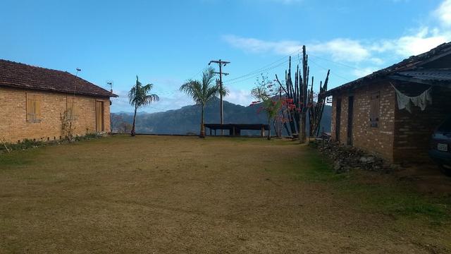 Belíssimo sítio em Pedra Aguda - Bom Jardim - RJ