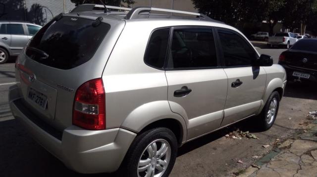 HYUNDAI TUCSON 2007/2008 2.0 MPFI GL 16V 142CV 2WD GASOLINA 4P AUTOMÁTICO - Foto 2