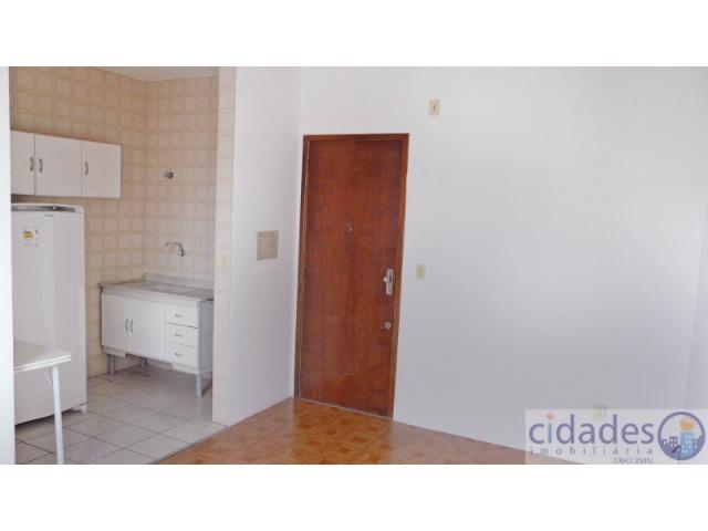 Apartamento para aluguel 1 dormitório semi-mobiliado Centro Florianópolis