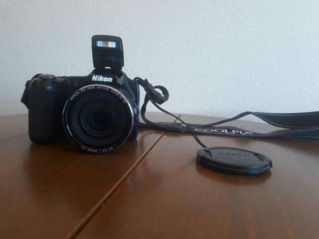 Máquina Fotográfica NIKON