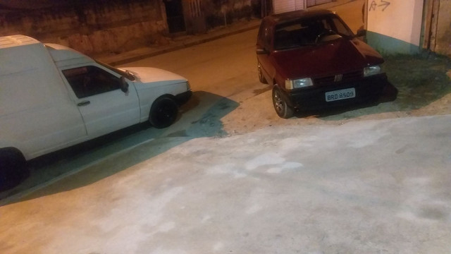Vendo os dois carro fiorino e uno