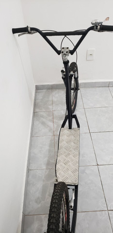 Patinete aro 20 suporta até 160kg - Foto 4