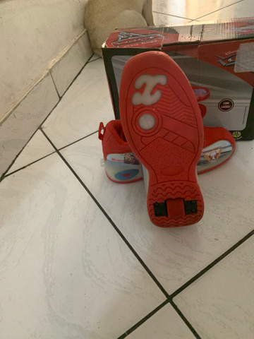 tenis carros com luz