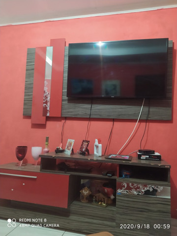 Painel com rack vendo ou troco por estante