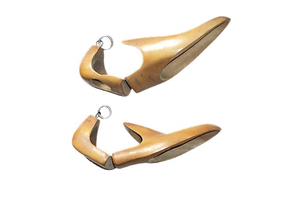  2 Antigas Formas para Sapatos em Madeira, Colecionadores, Decoração Temática, loja...etc. - Foto 3