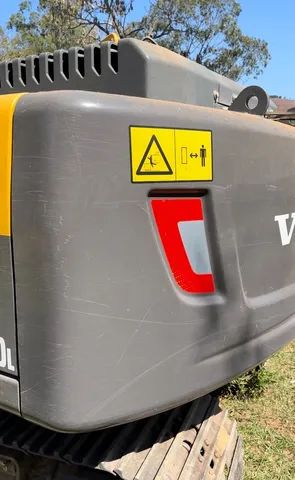 Venfo escavadeira volvo EC 140 DL - Foto 3