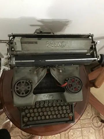 Máquina de escrever antiga  royal - Foto 3