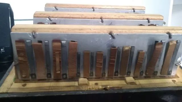 Bandoneon Alemão E L A - 1920/30 - 142 Tons Placas Alumínio - Foto 5