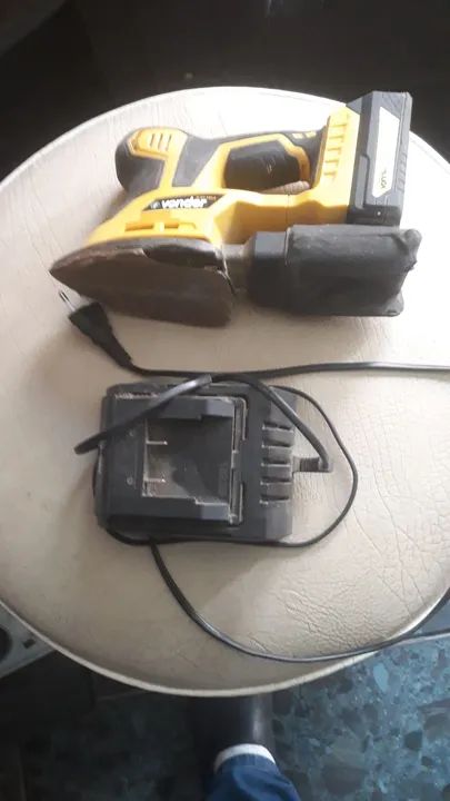 Lixadeira orbital  bico de ferro de passar