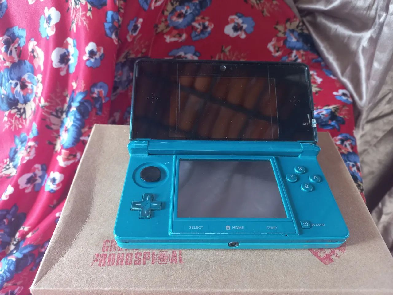 Nintendo 3ds game console top