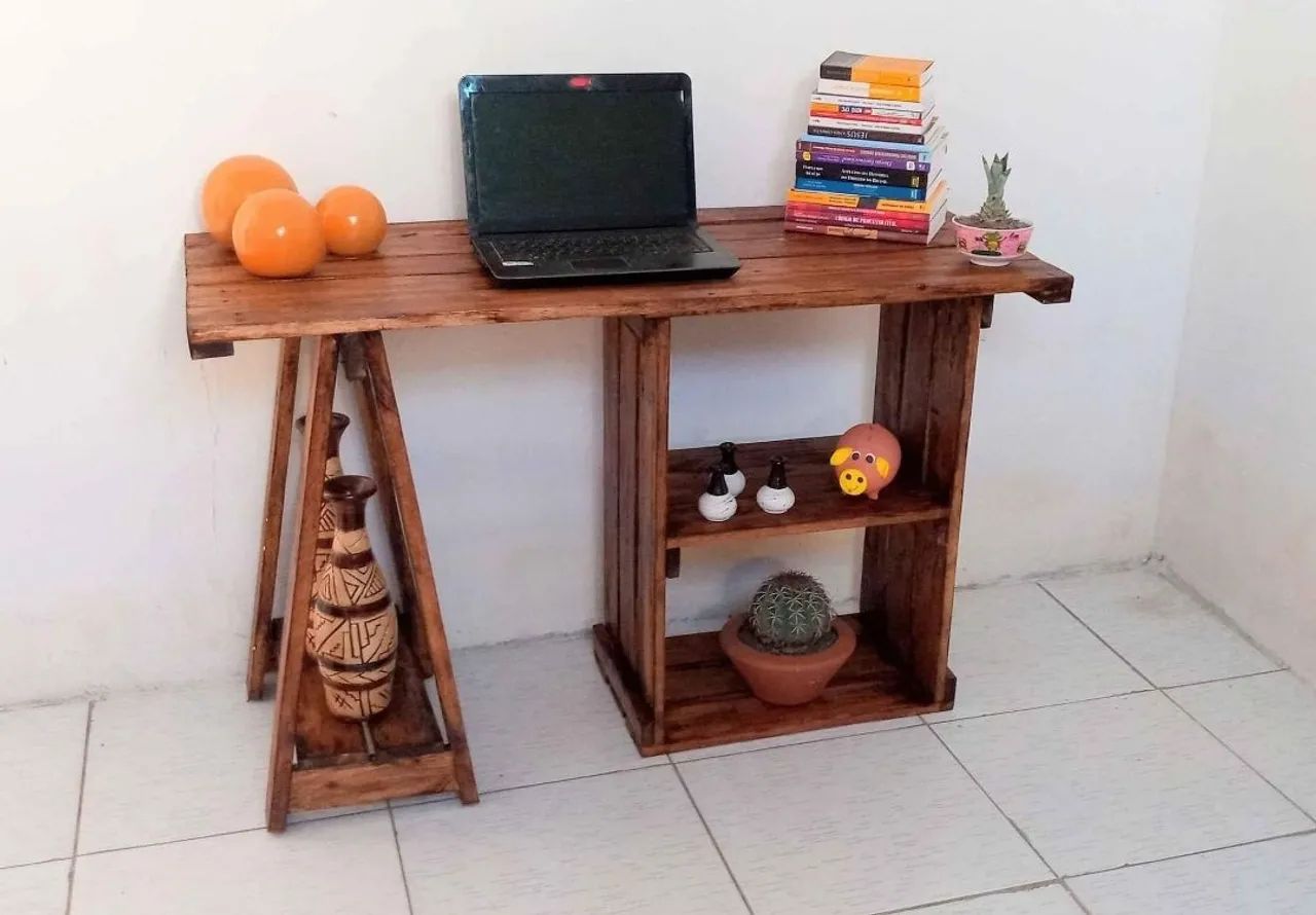 Mesa de madeira rústica para escritório ou home office