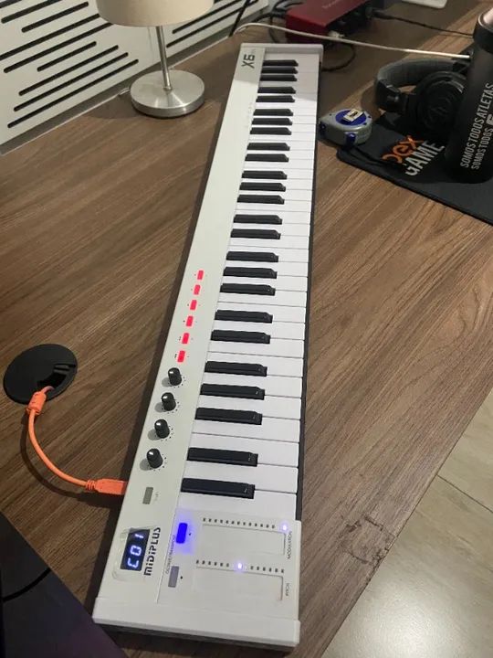 Teclado Controlador Midi Usb Amw X6 Mini 61 Teclas