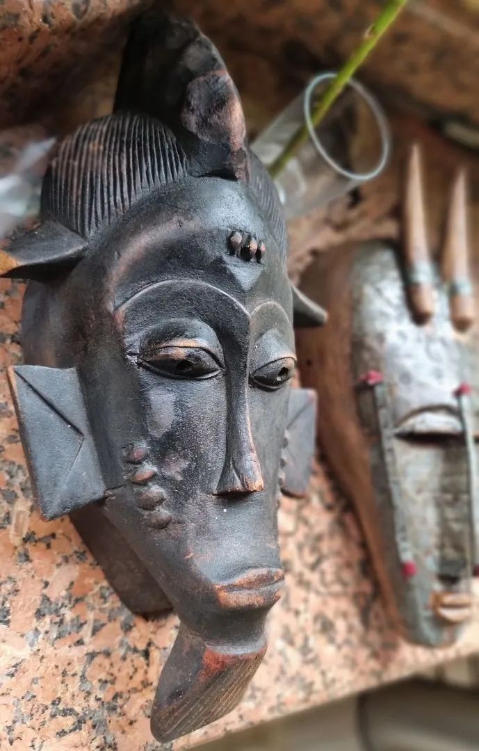 Par de Máscaras Africanas Tradicionais - Artesanato Único! NIGERIA - Foto 5