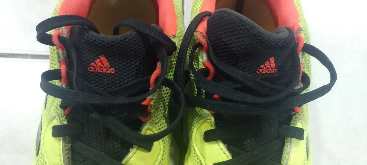 Chuteira Adidas Verde Neon