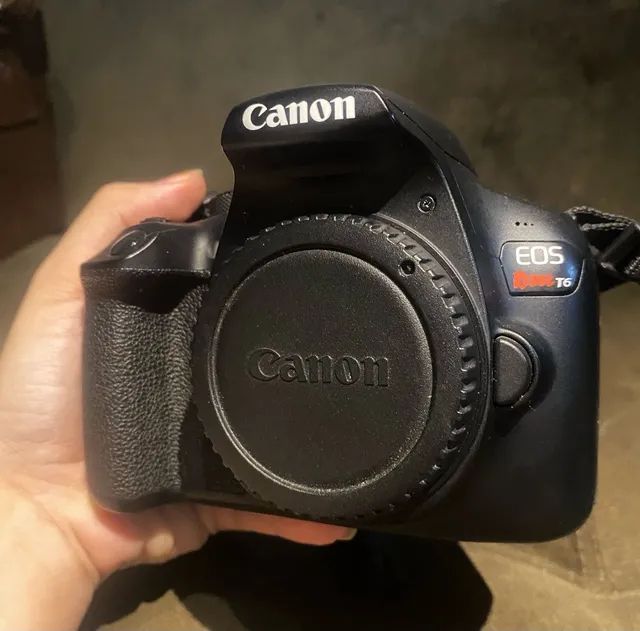 Canon T6 + 18-55mm + 50mm + Bolsa e acessórios