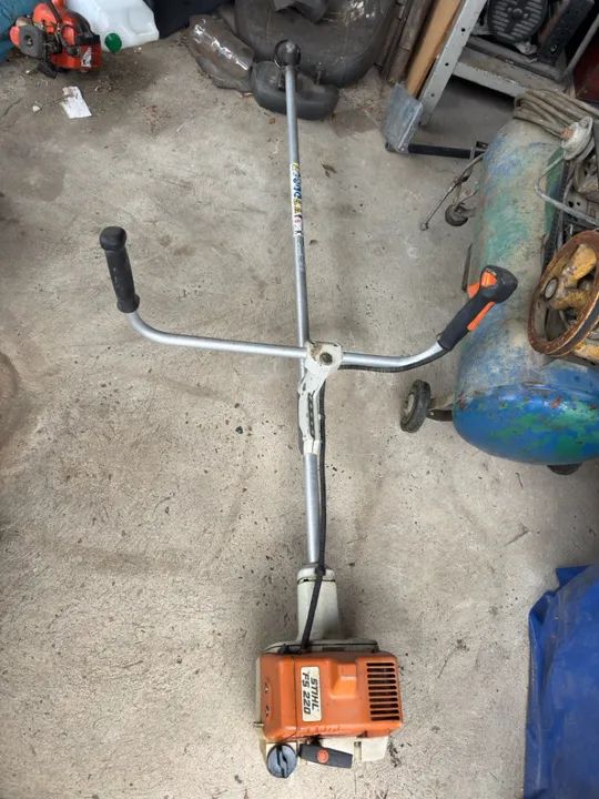 Roçadeira Stihl FS 220 - Foto 2