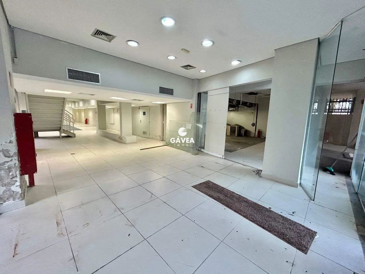 Loja à venda no Boqueirão em Santos.