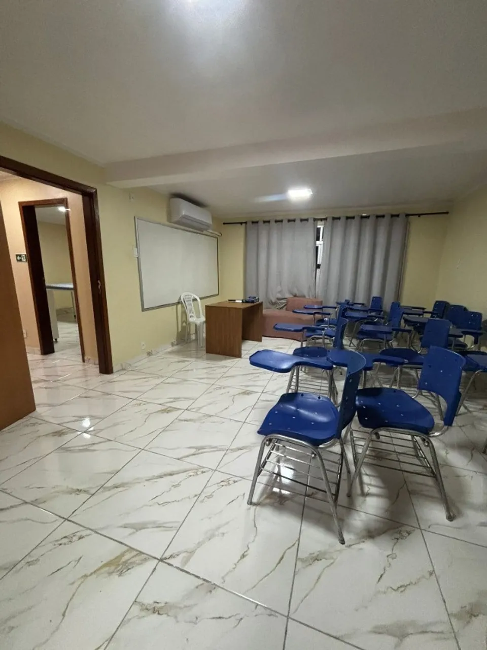 Alugo Salas comerciais com excelente localização na Cachoeirinha