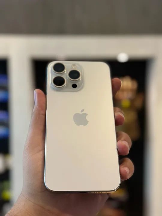 iPhone 15 Pro Max em excelente estado 
