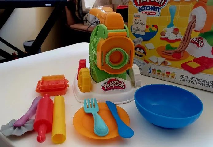 Fábrica de massas Play Doh Kitchen Creations Completo Brinquedos