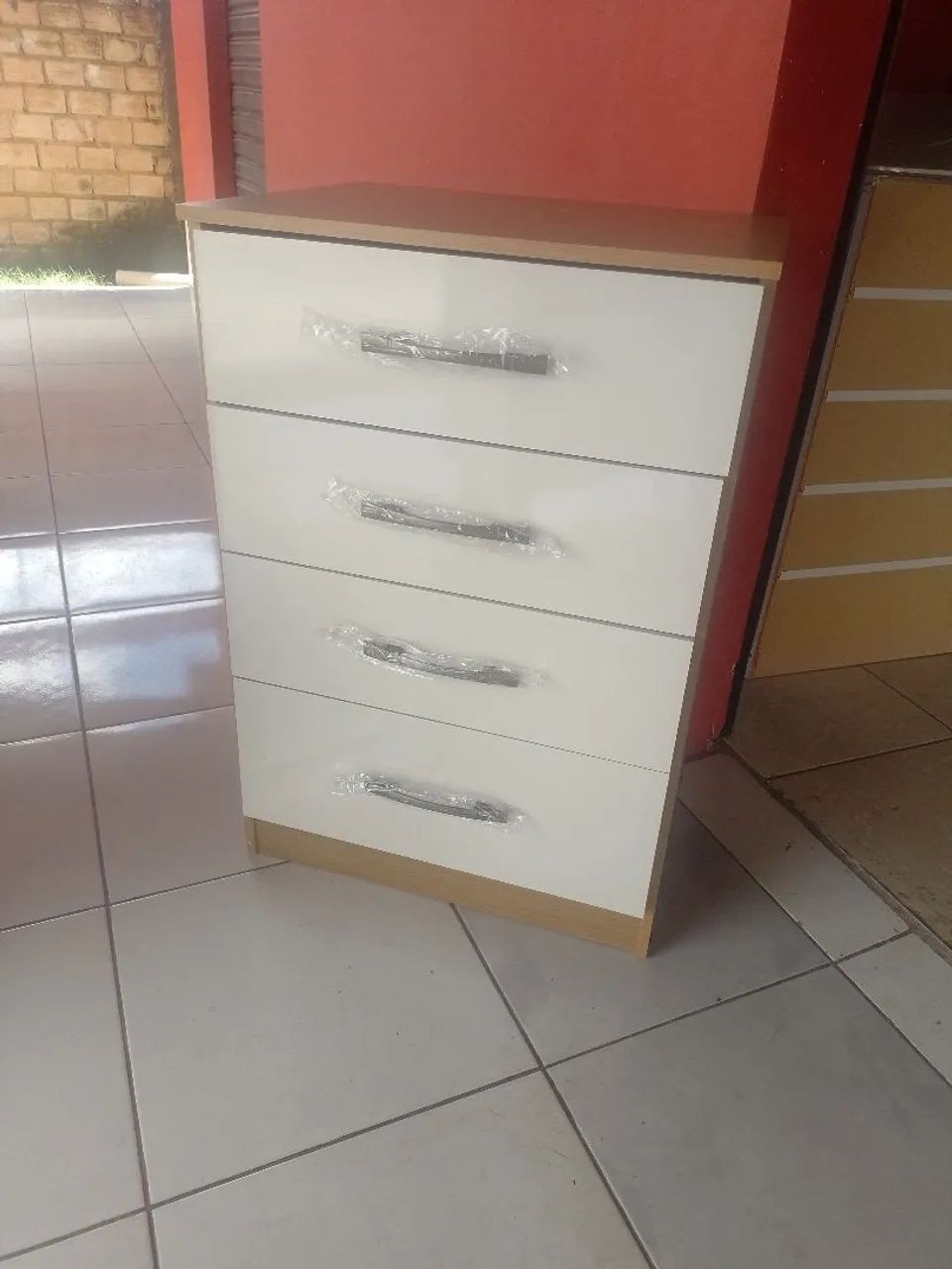Cômoda 4 Gavetas