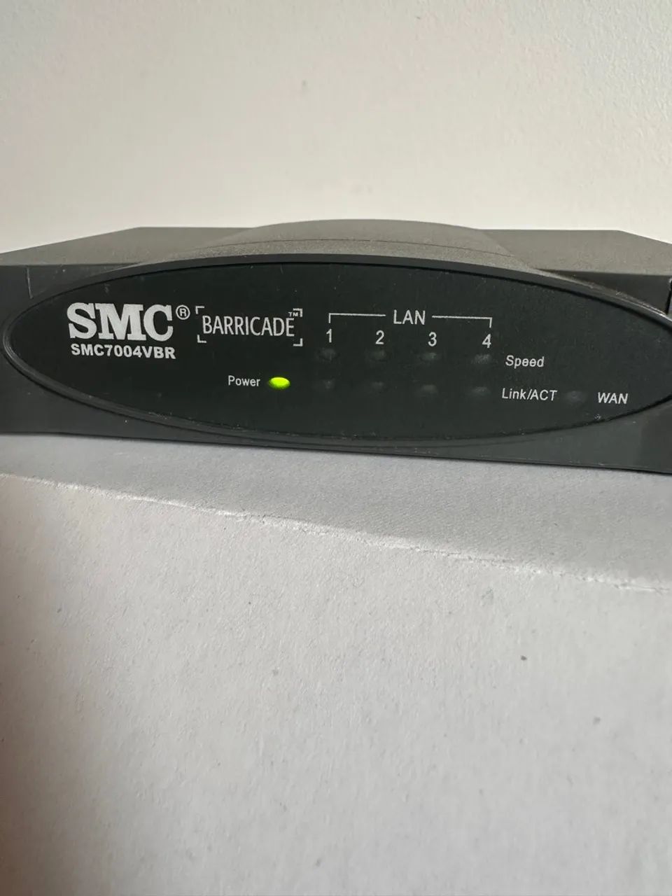 roteador SMC SMC7004VBR 4 portas 10/100 com proteção firewall - Foto 3
