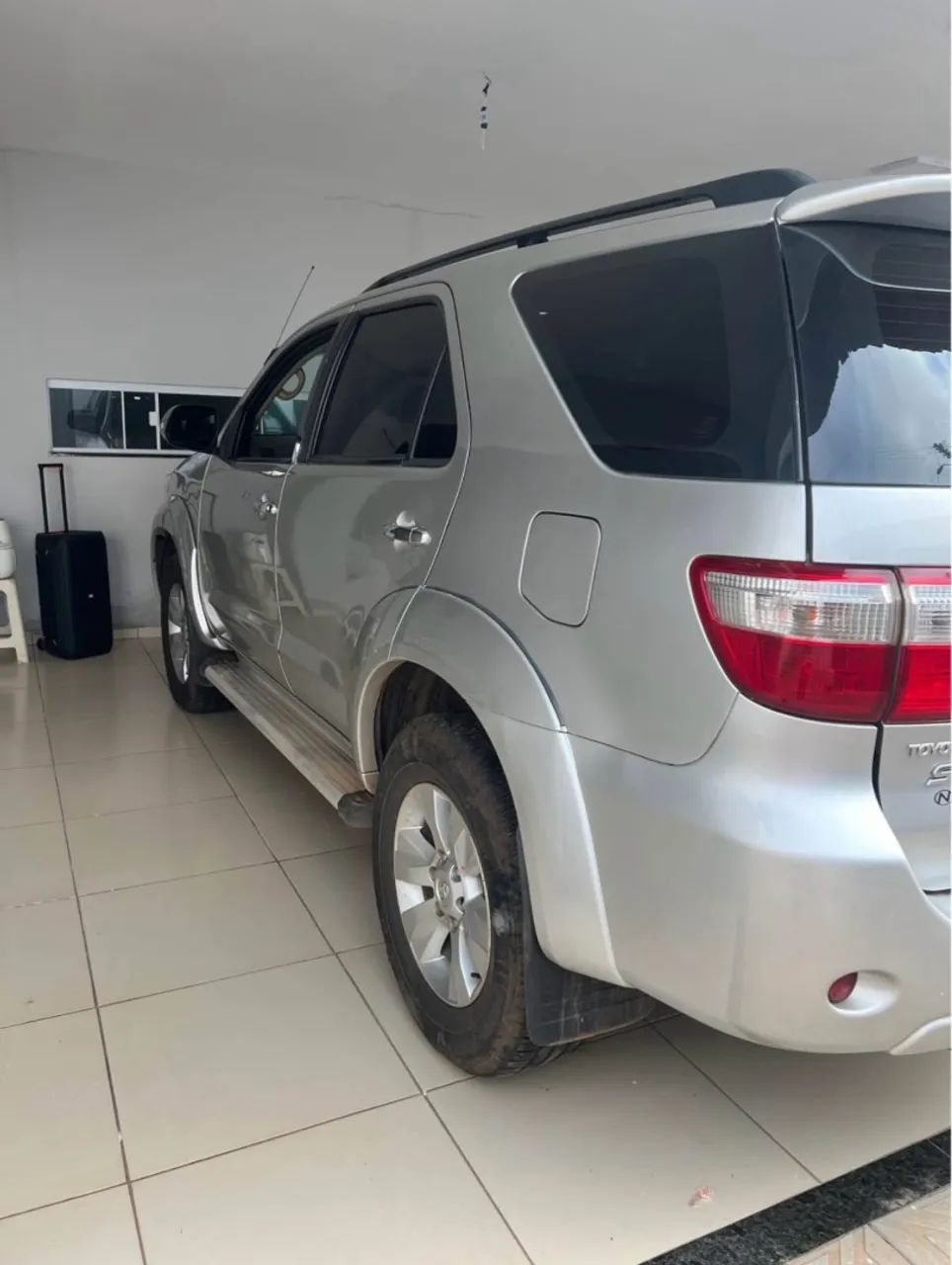 Vendo ou troco Sw4 srv 7 lugares diesel