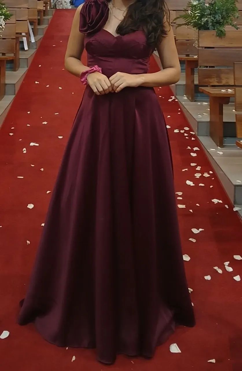 Vestido de festa vinho